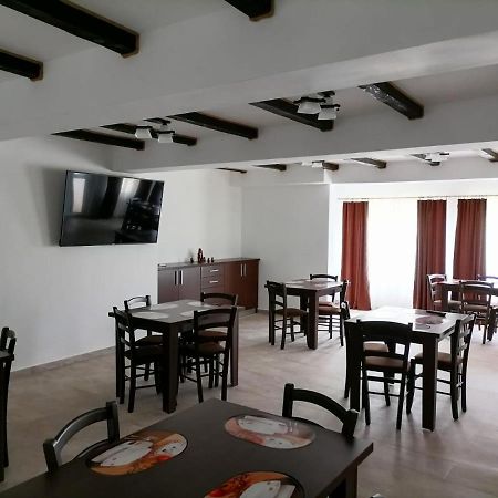 Casa Mirandre Apartment Hateg Ngoại thất bức ảnh