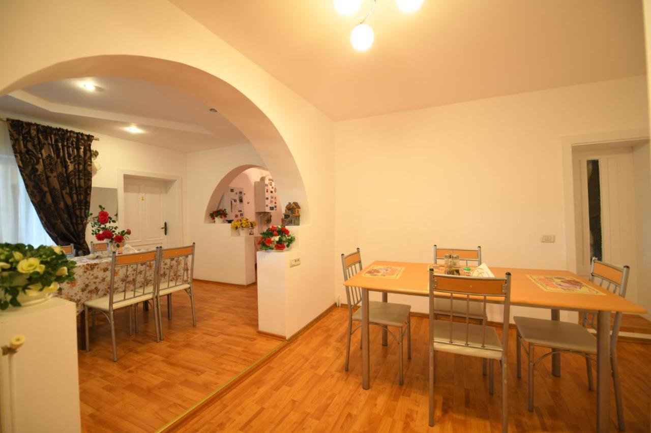 Casa Mirandre Apartment Hateg Ngoại thất bức ảnh